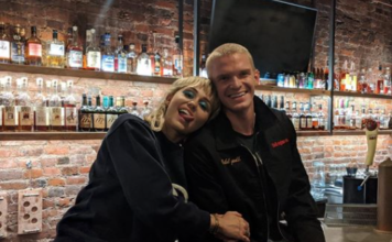 Miley Cyrus dines at Franklin restaurant this weekend